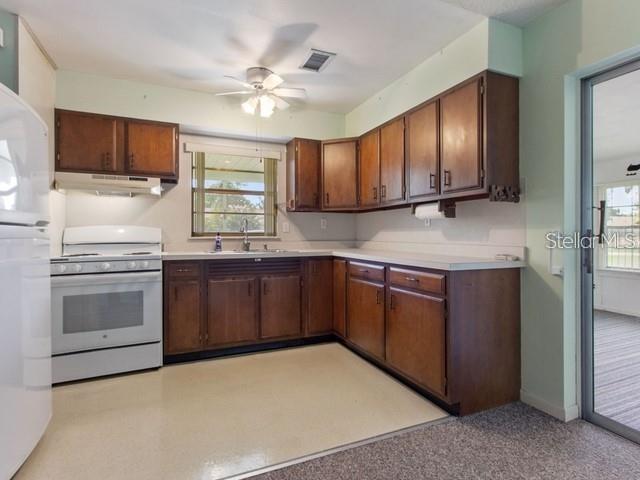 Image 4 of 10 For 504 Wyoming Avenue