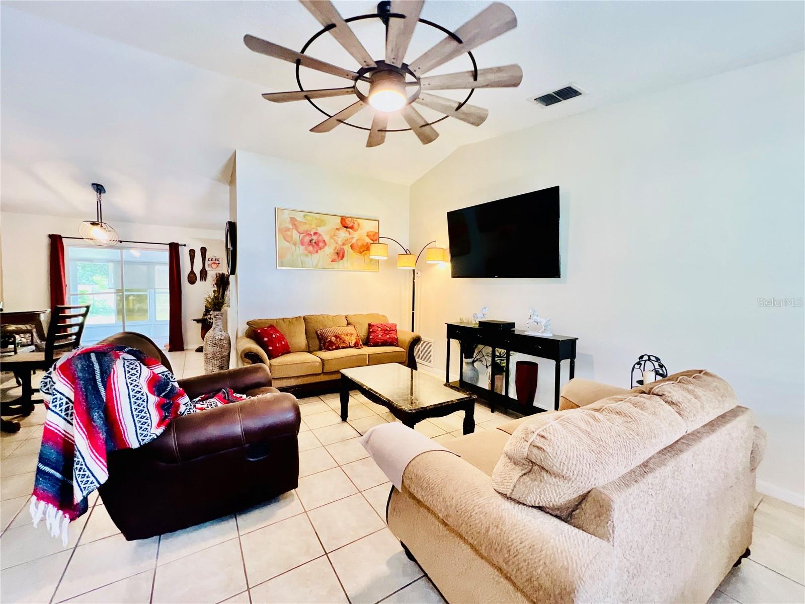 Image 10 of 68 For 405 Albatross Court