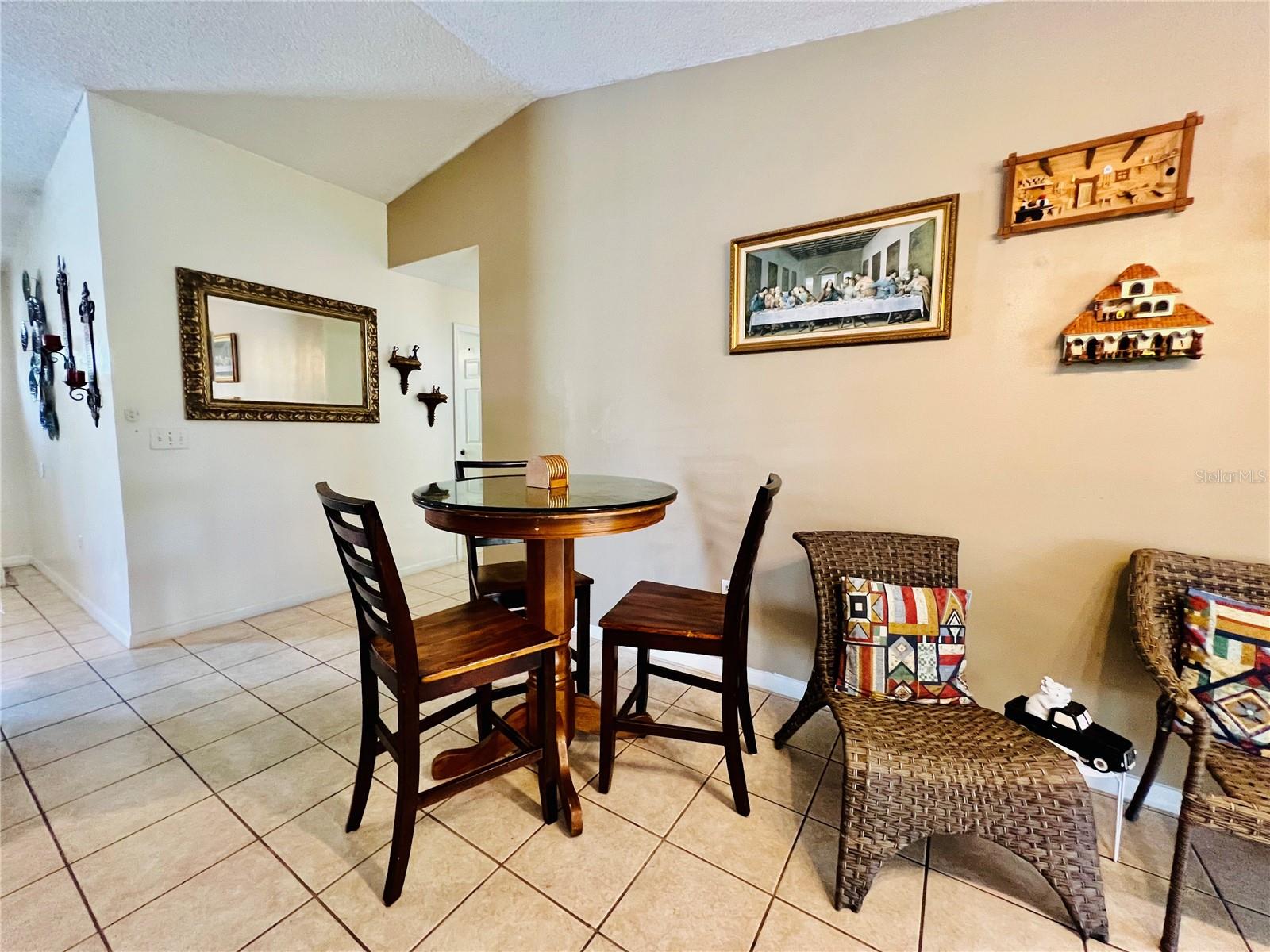 Image 13 of 68 For 405 Albatross Court