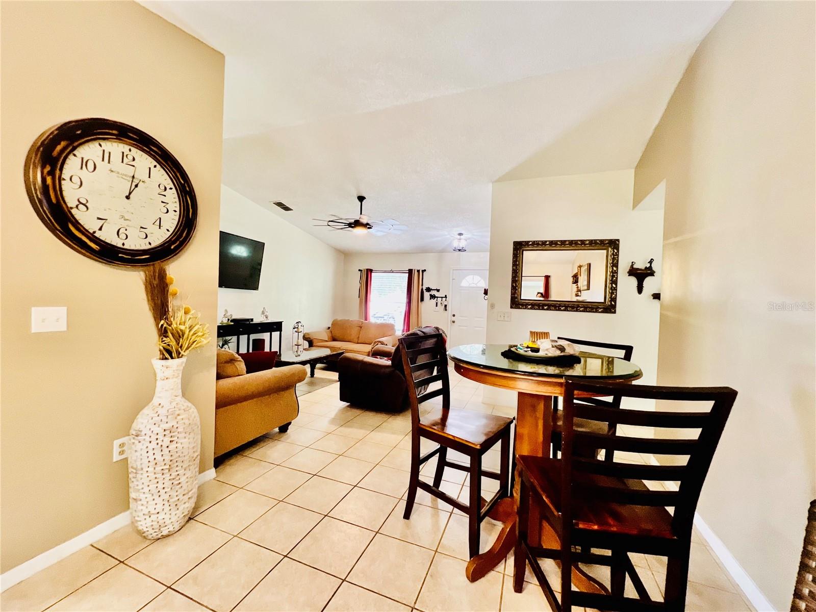 Image 15 of 68 For 405 Albatross Court