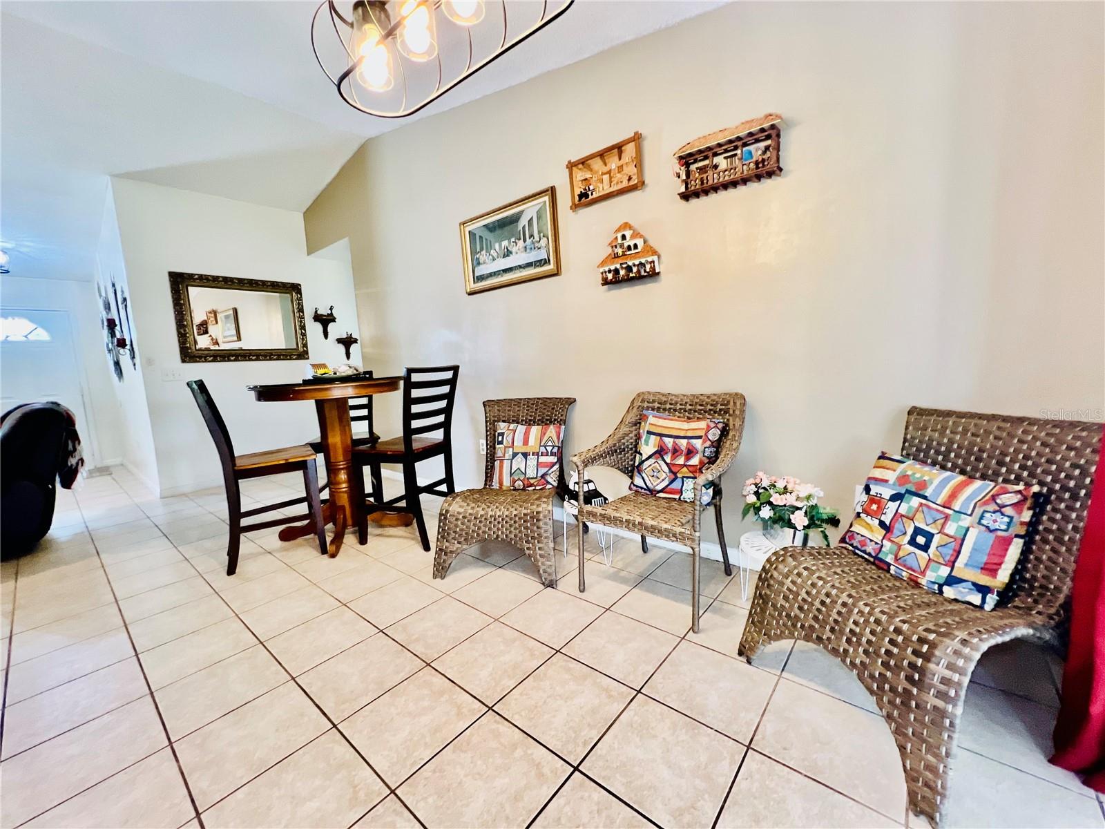 Image 16 of 68 For 405 Albatross Court