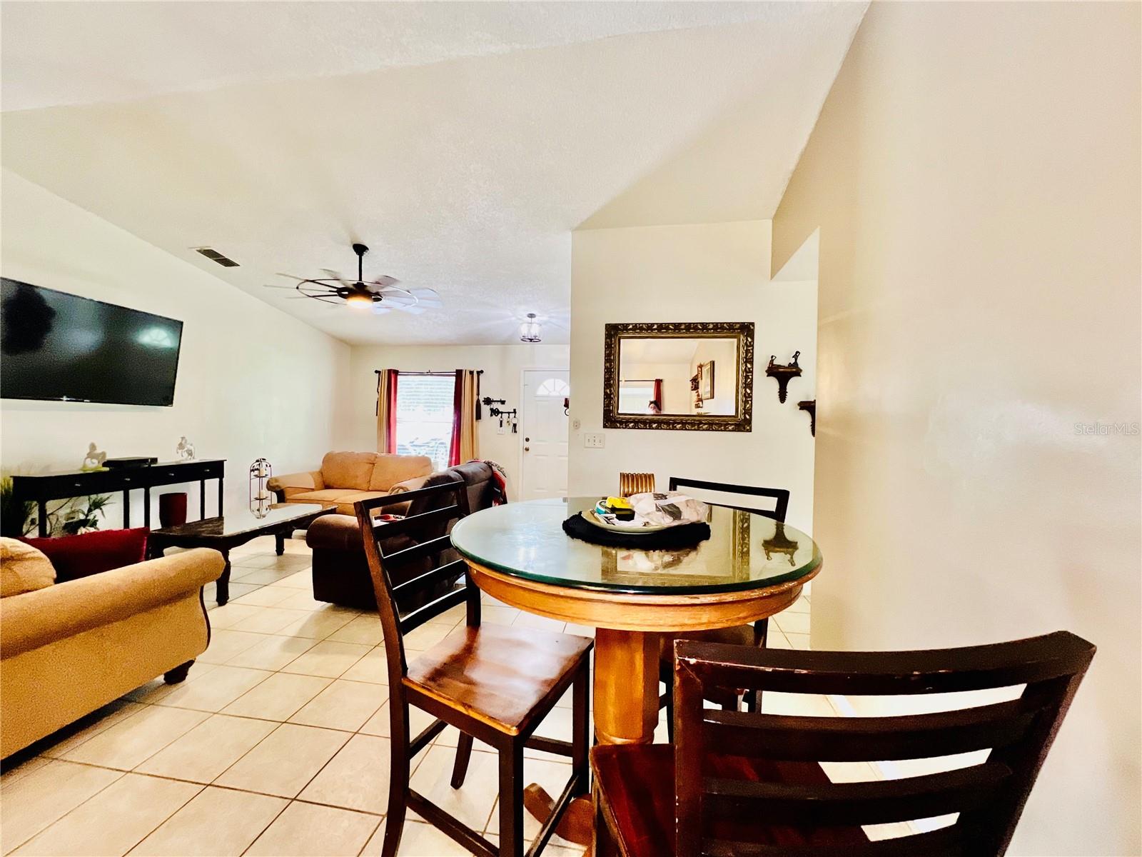 Image 18 of 68 For 405 Albatross Court