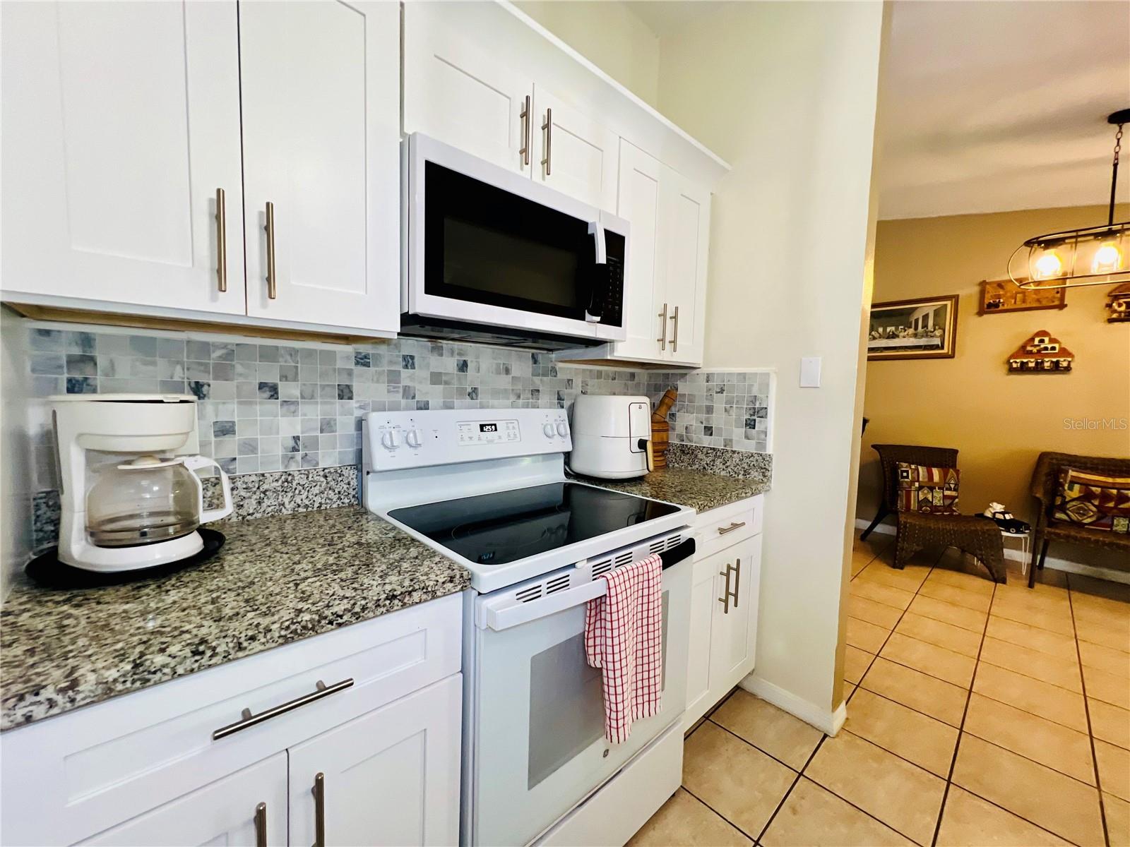 Image 22 of 68 For 405 Albatross Court