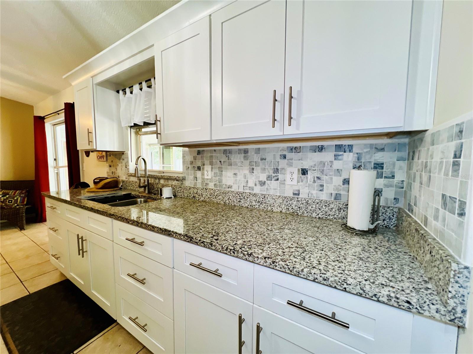 Image 26 of 68 For 405 Albatross Court