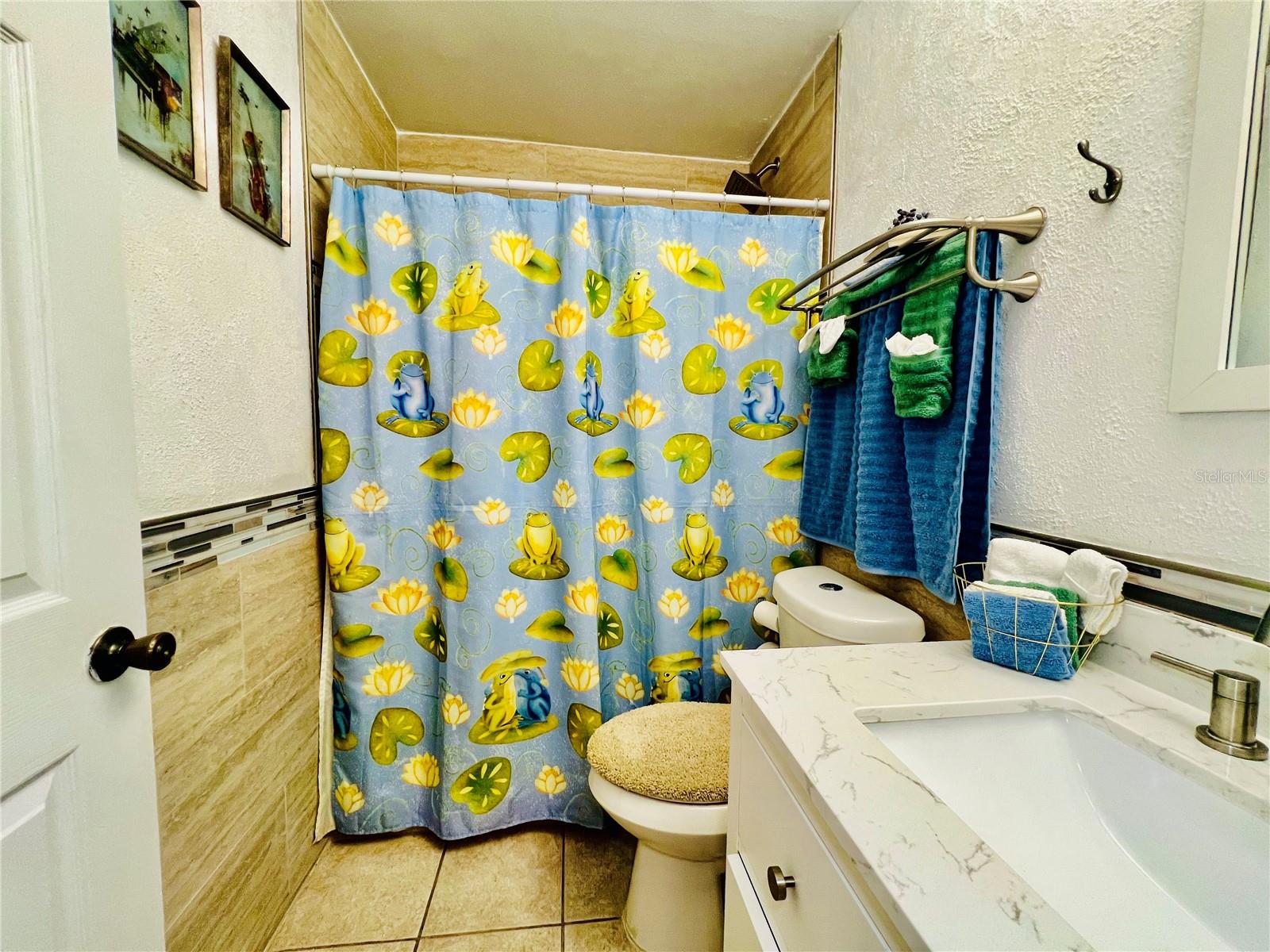 Image 29 of 68 For 405 Albatross Court