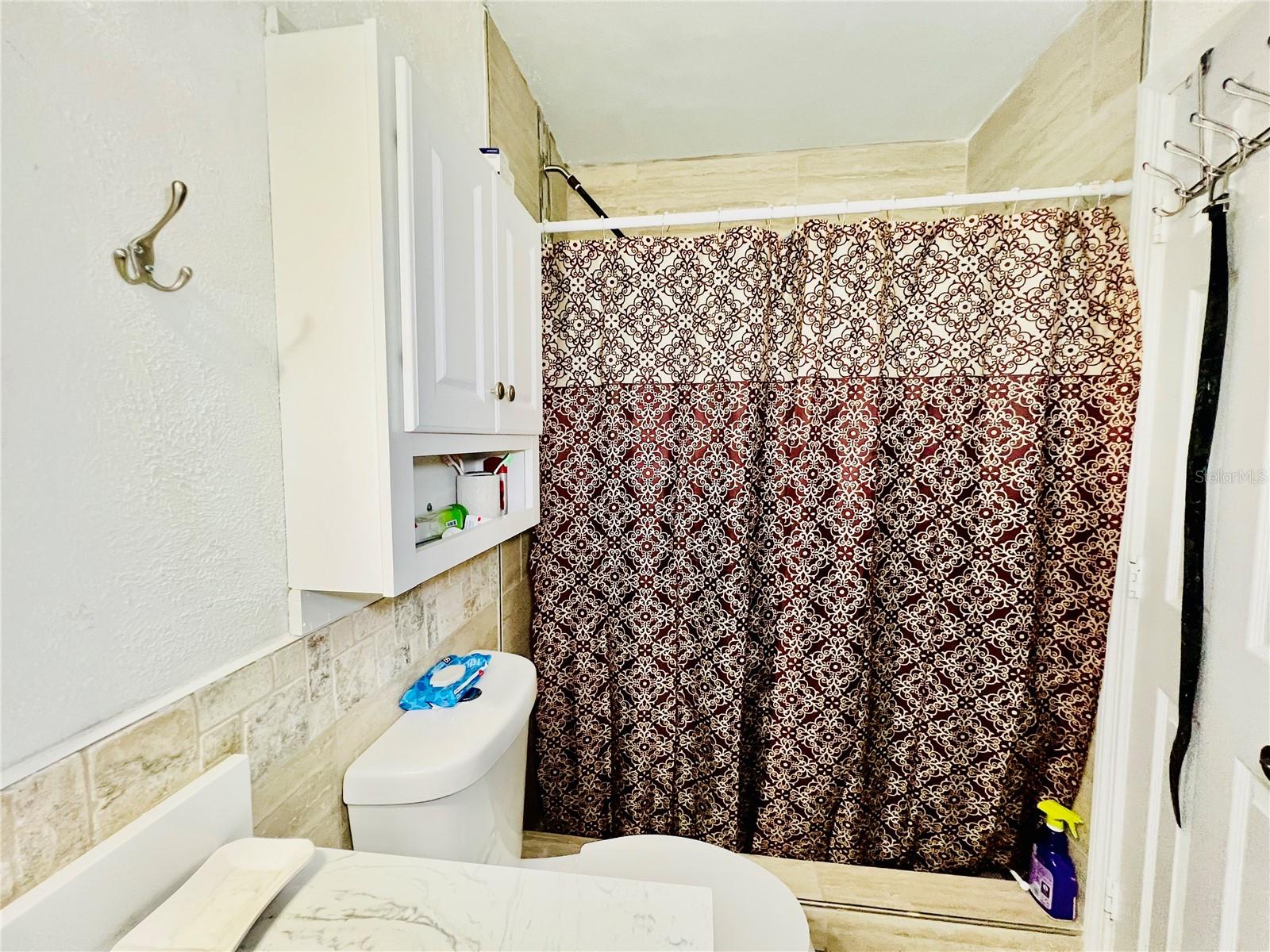 Image 40 of 68 For 405 Albatross Court