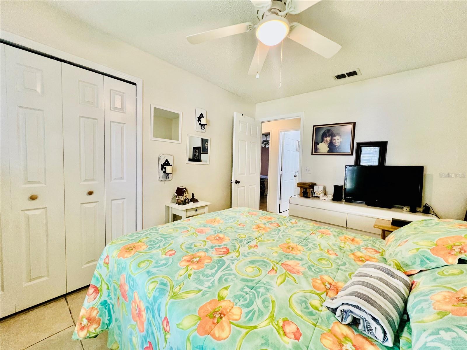 Image 48 of 68 For 405 Albatross Court