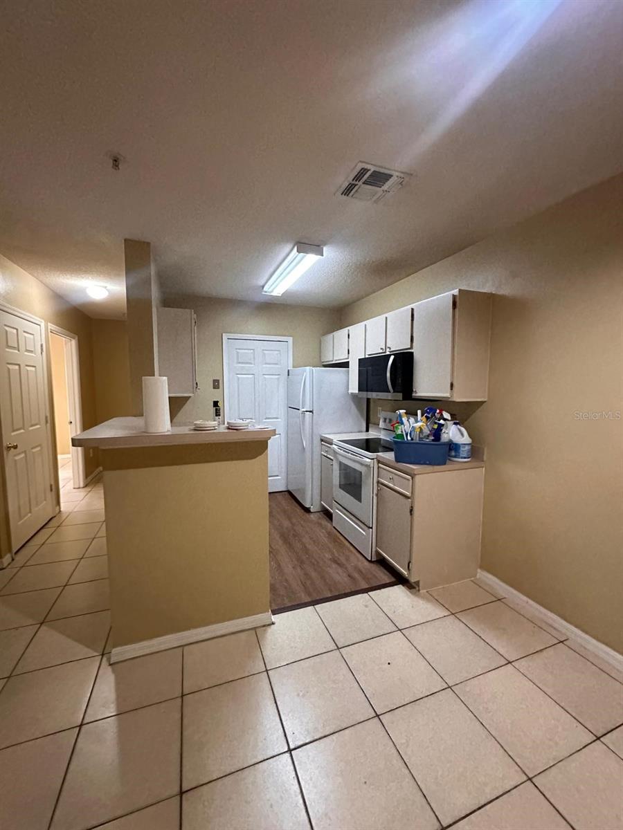 Image 15 of 27 For 4364 Kirkman Road 3