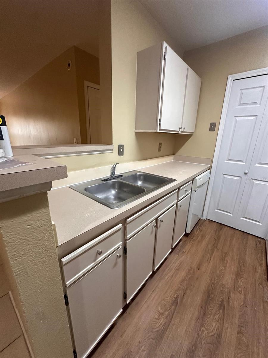 Image 5 of 27 For 4364 Kirkman Road 3
