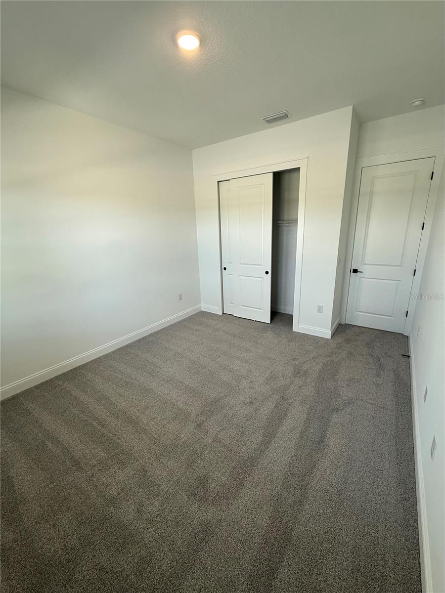 Image 13 of 36 For 15168 Field Daisy Dr