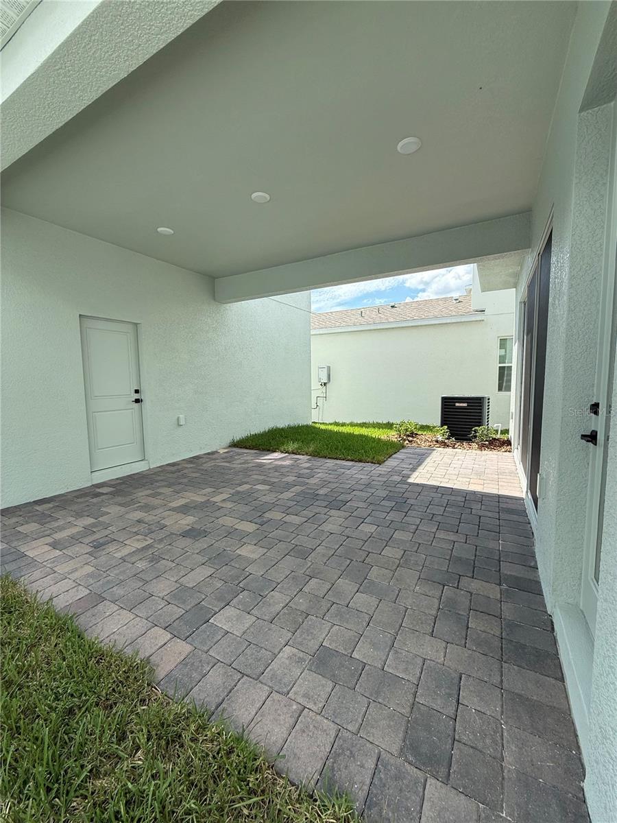 Image 27 of 36 For 15168 Field Daisy Dr
