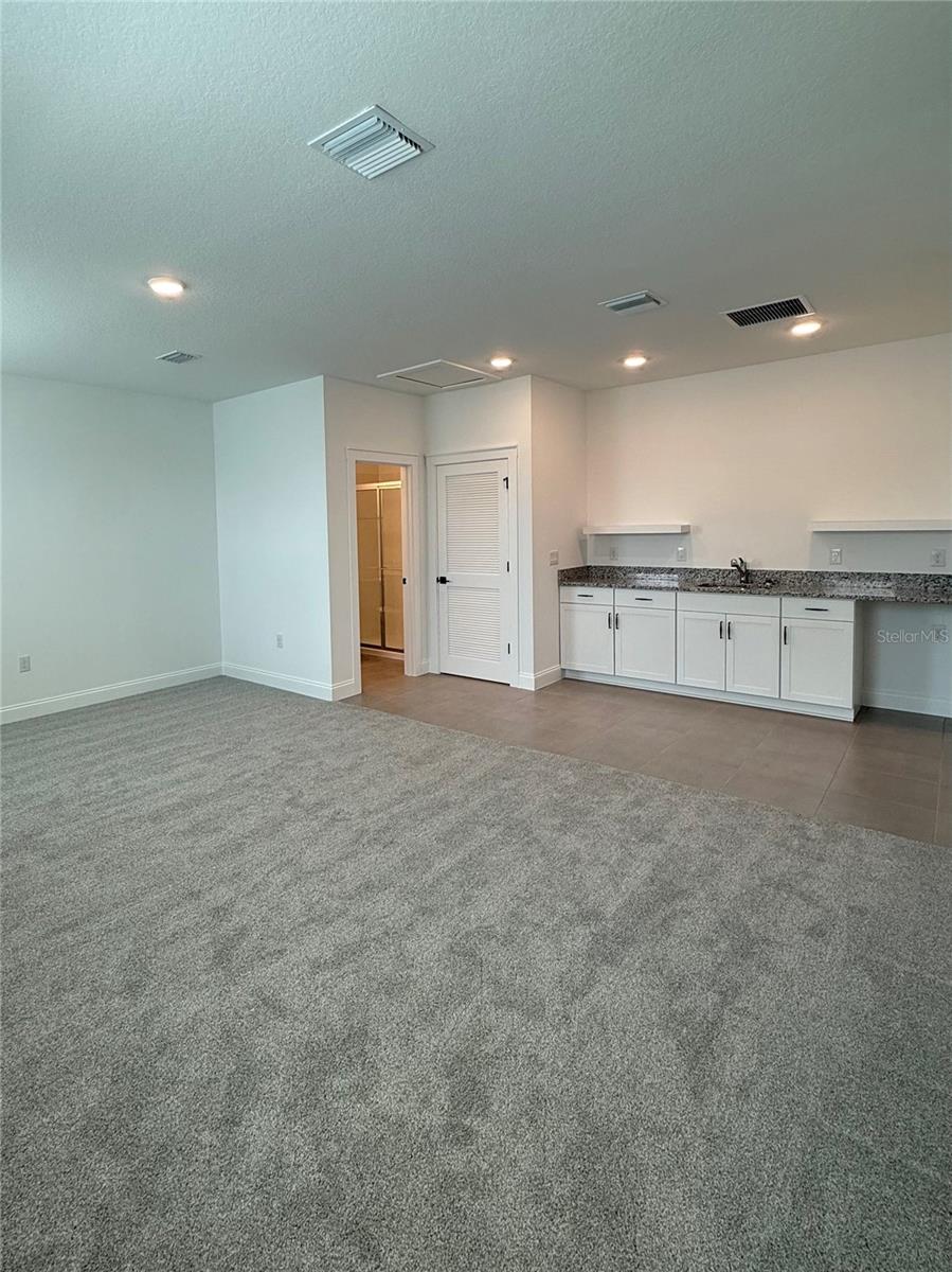 Image 31 of 36 For 15168 Field Daisy Dr