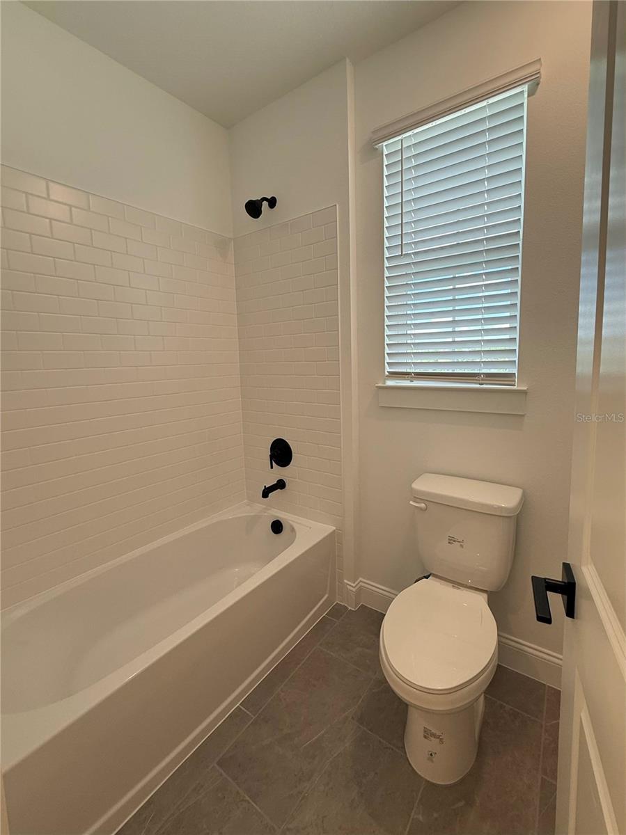 Image 6 of 36 For 15168 Field Daisy Dr