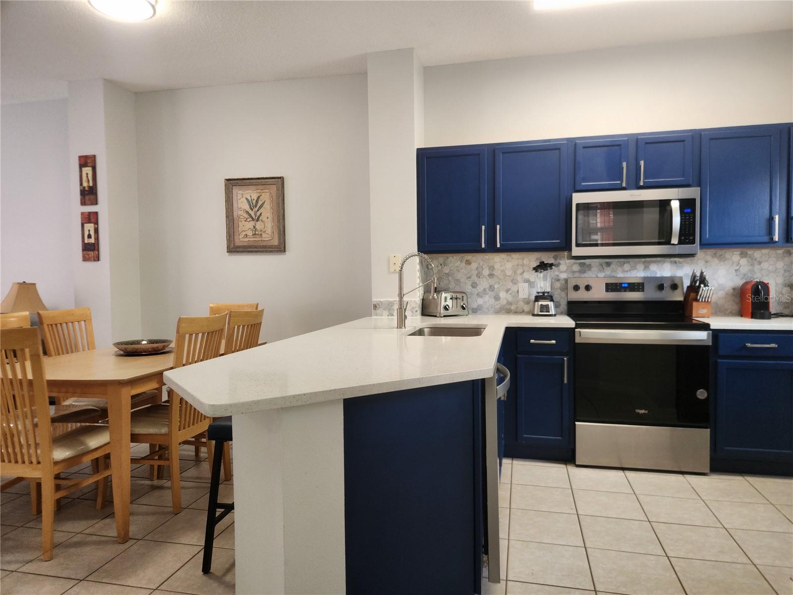 Image 4 of 44 For 4722 Vero Beach Place