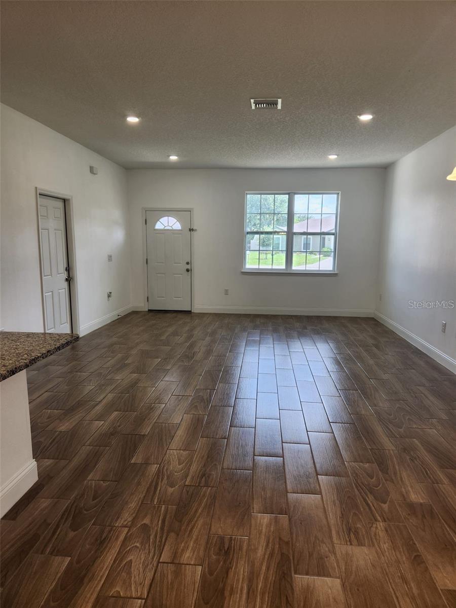 Image 3 of 14 For 338 Gardenia Court
