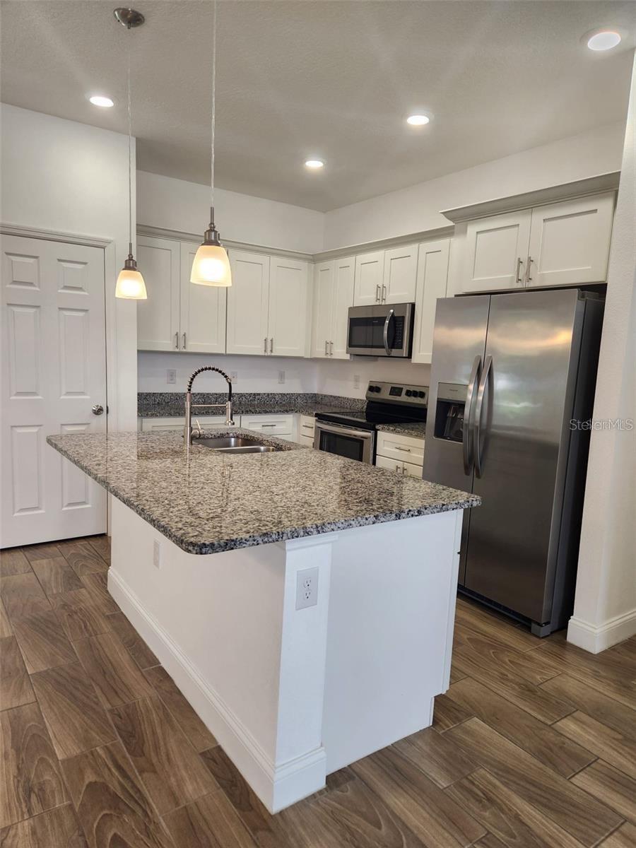 Image 4 of 14 For 338 Gardenia Court