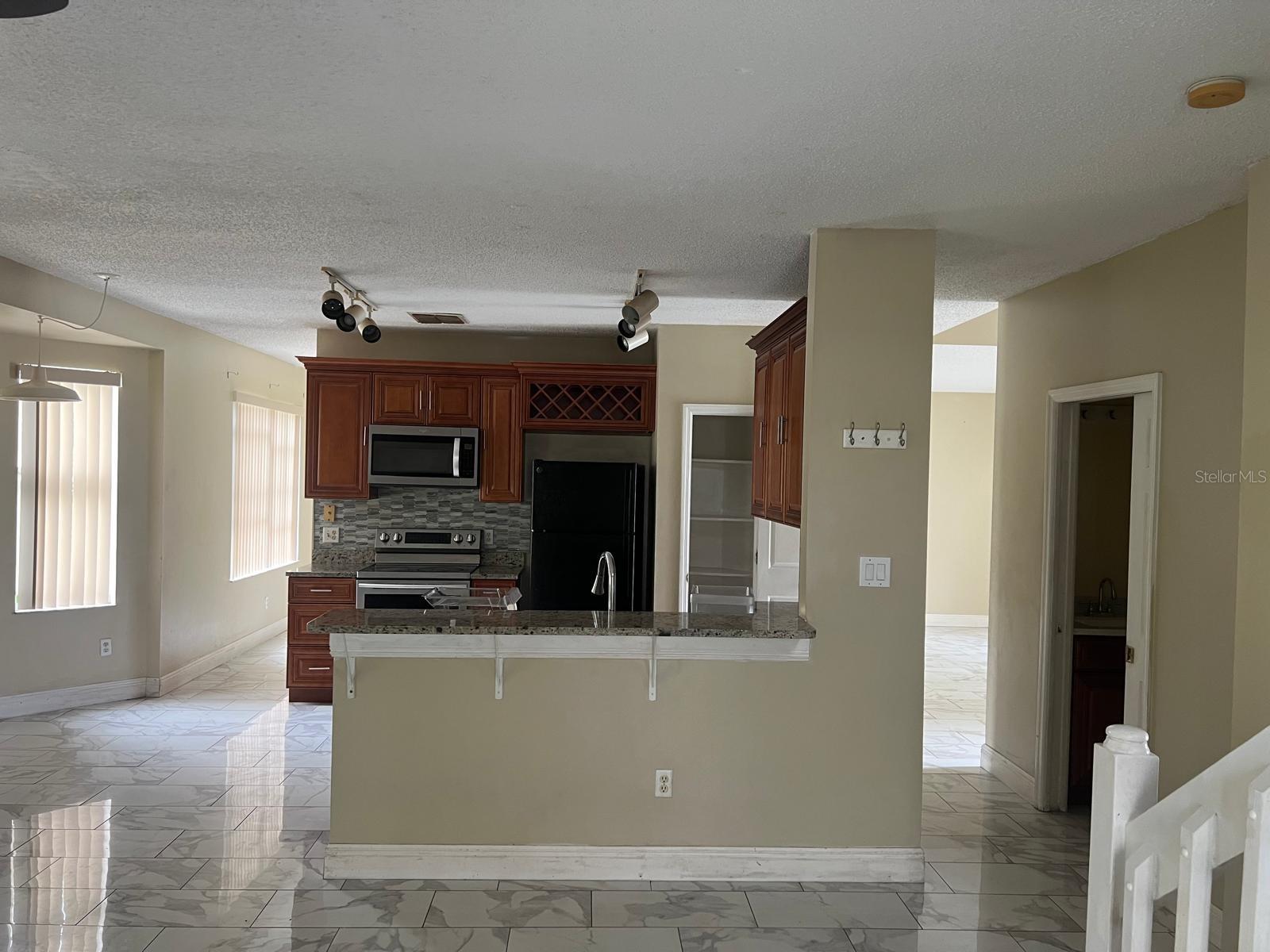 Image 10 of 28 For 4411 Beagle Street