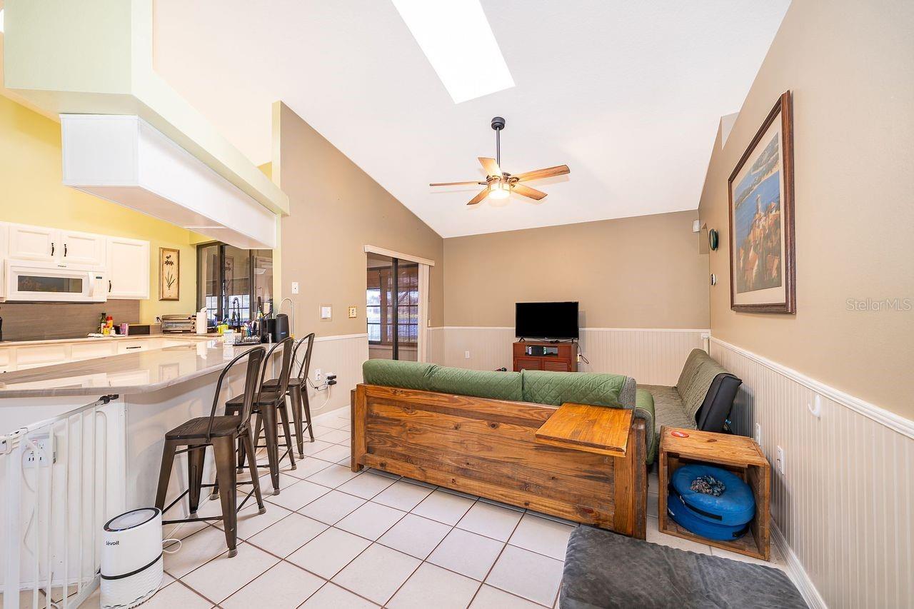 Image 10 of 28 For 2333 Sweetwater Boulevard