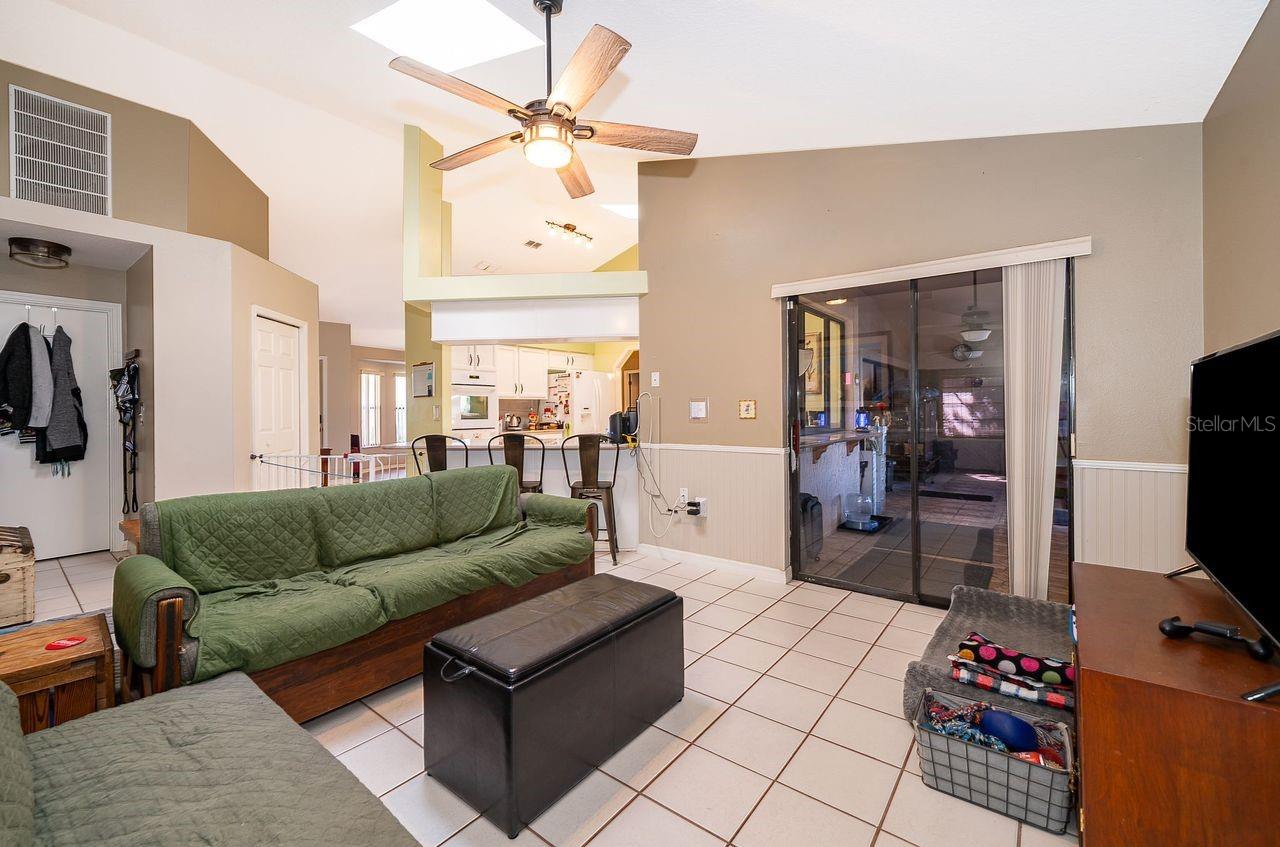 Image 13 of 28 For 2333 Sweetwater Boulevard