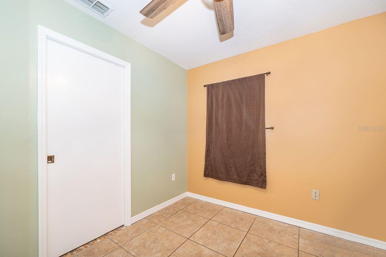 Image 19 of 28 For 2333 Sweetwater Boulevard