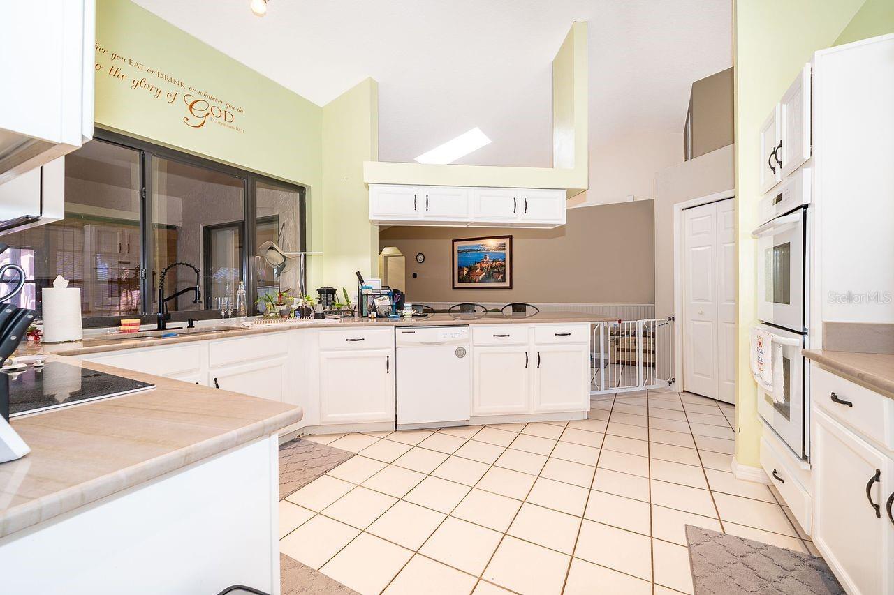 Image 7 of 28 For 2333 Sweetwater Boulevard