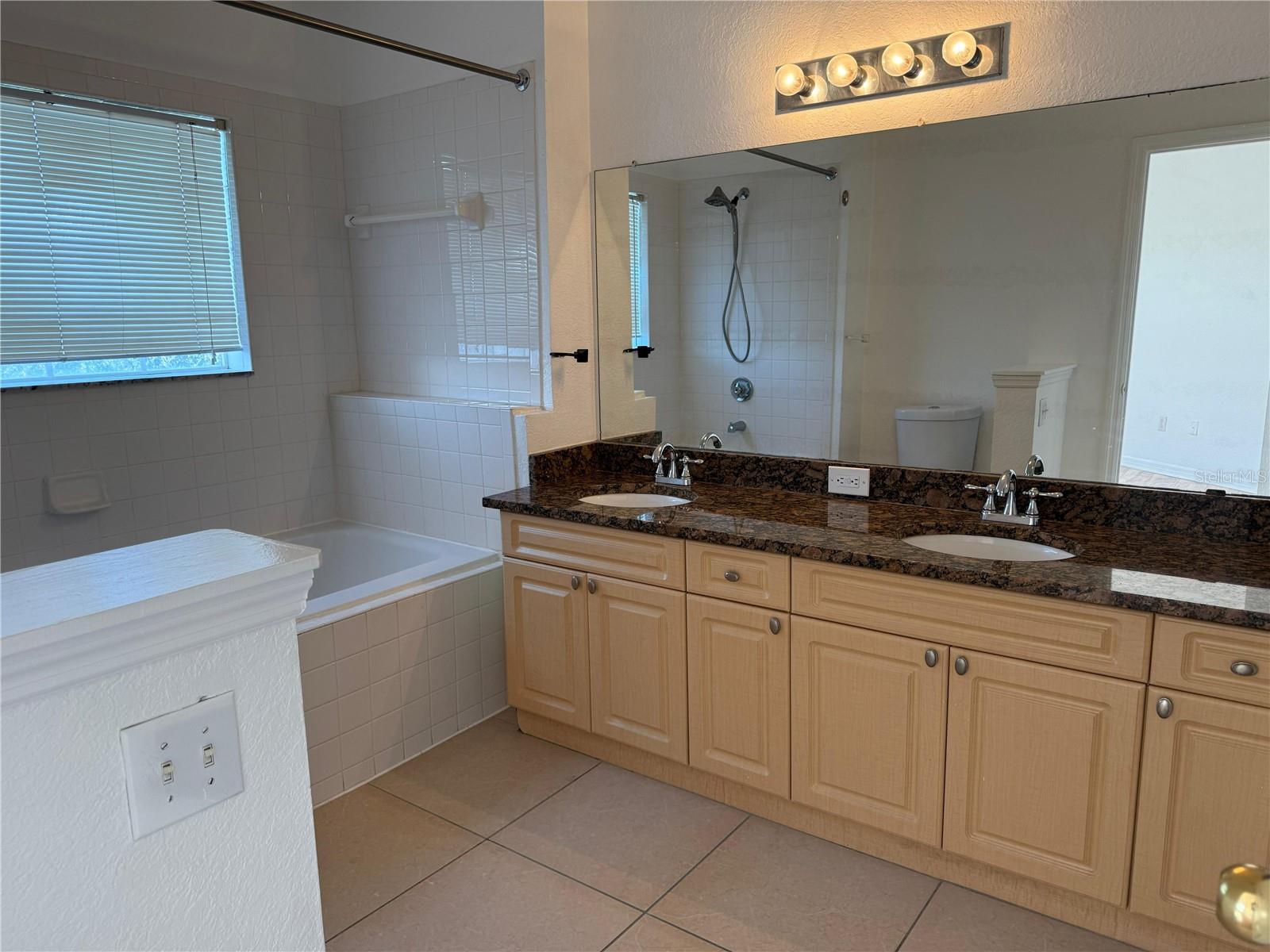 Image 18 of 40 For 3707 Conroy Road 1731