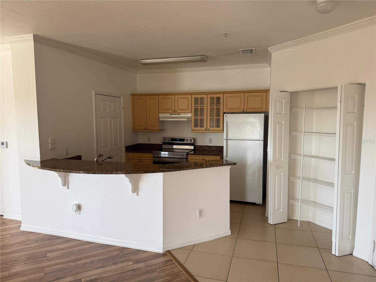 Image 5 of 40 For 3707 Conroy Road 1731