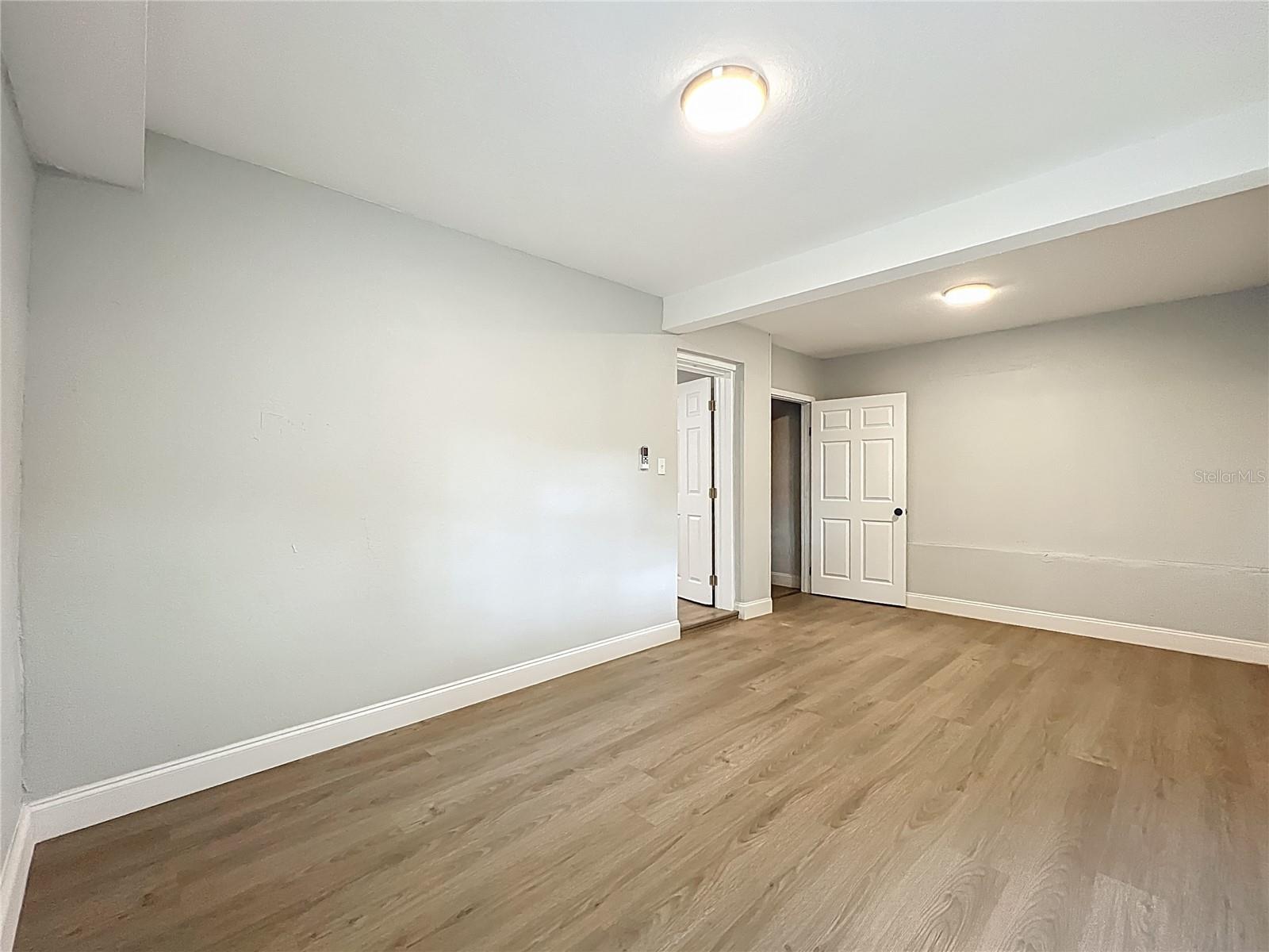 Image 13 of 39 For 612 Acapulca Way