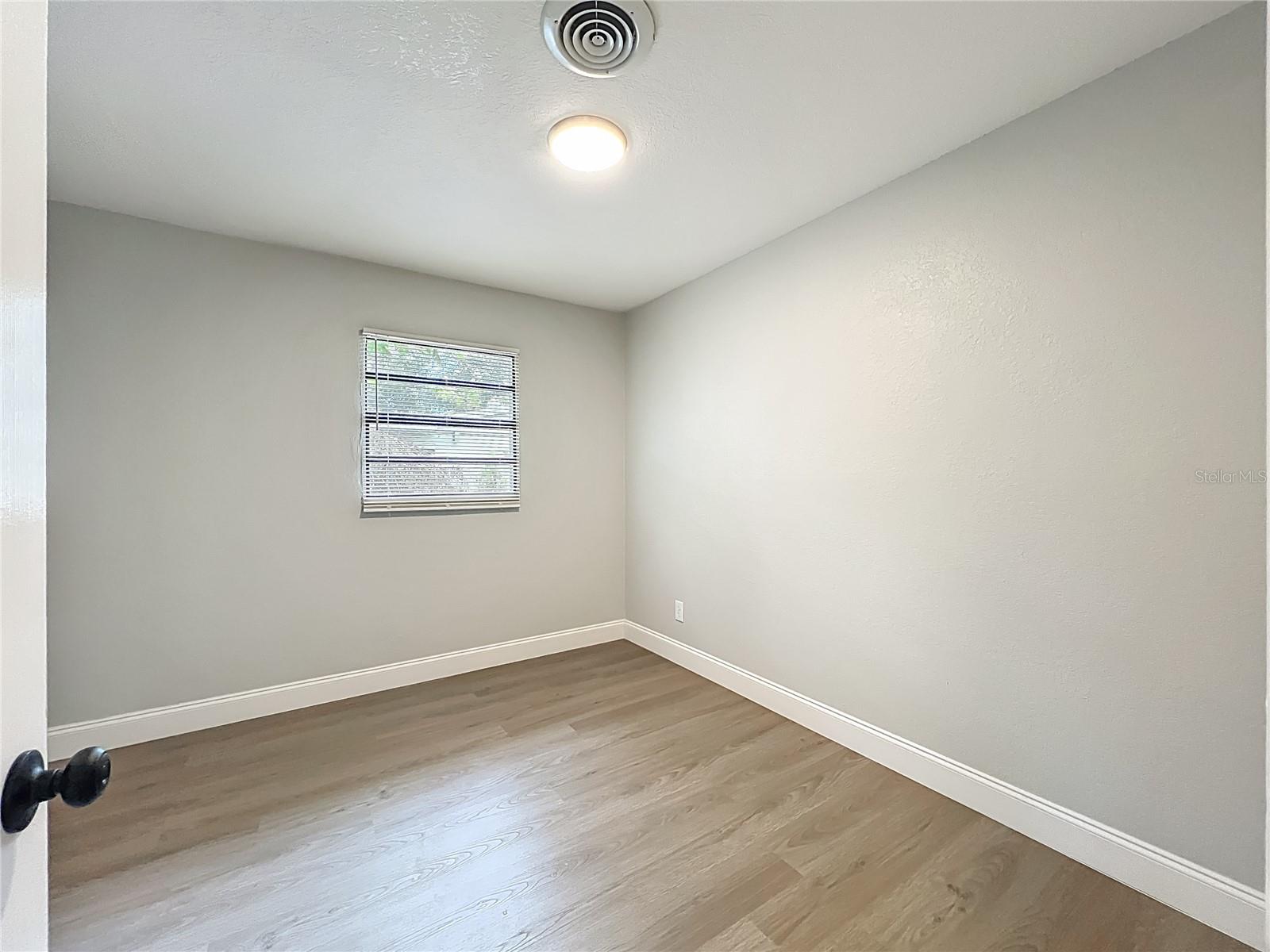 Image 16 of 39 For 612 Acapulca Way