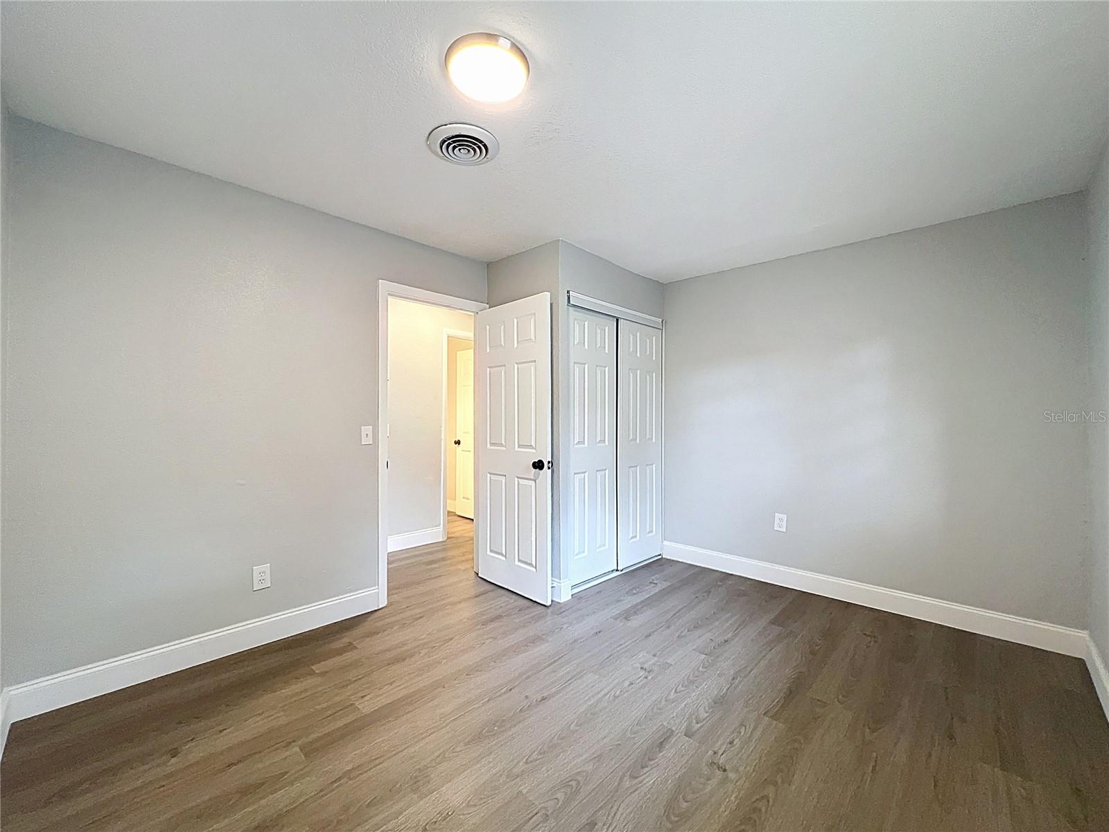 Image 17 of 39 For 612 Acapulca Way