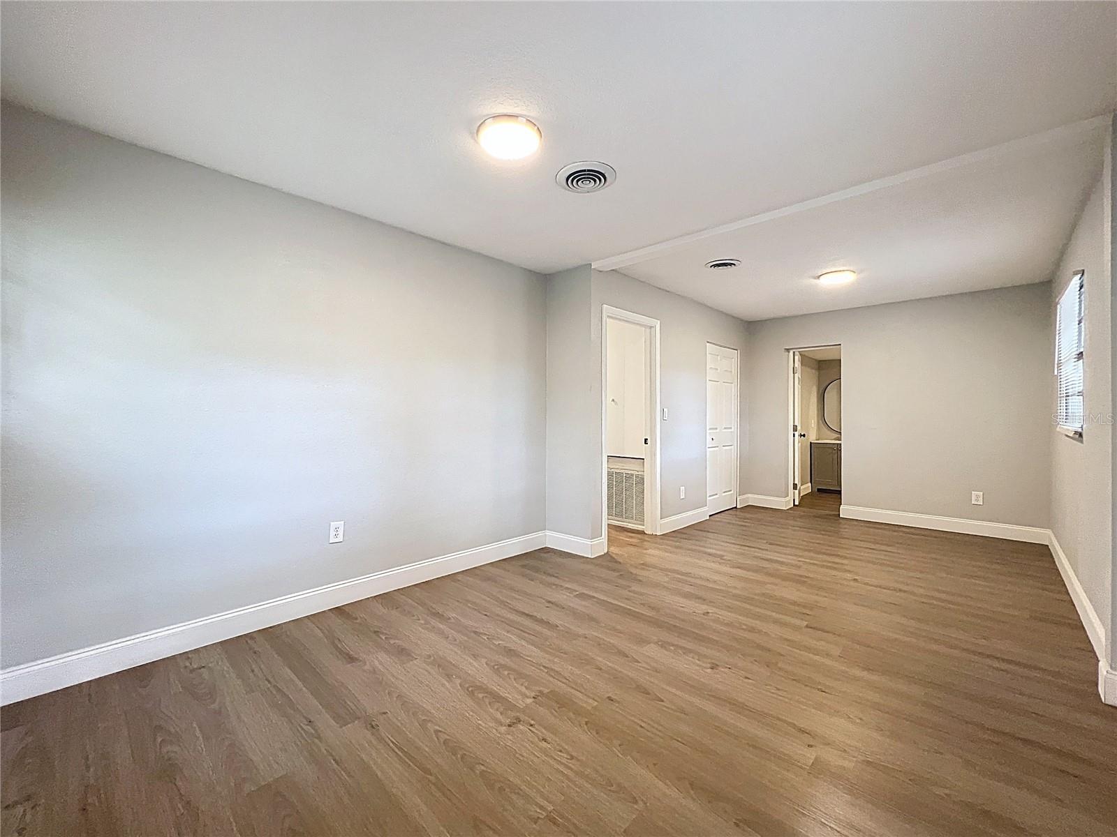 Image 22 of 39 For 612 Acapulca Way