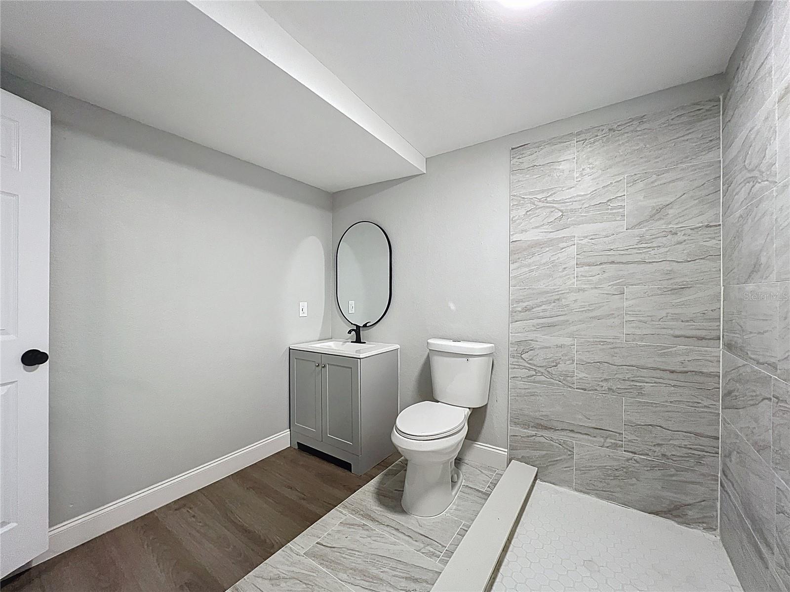 Image 25 of 39 For 612 Acapulca Way