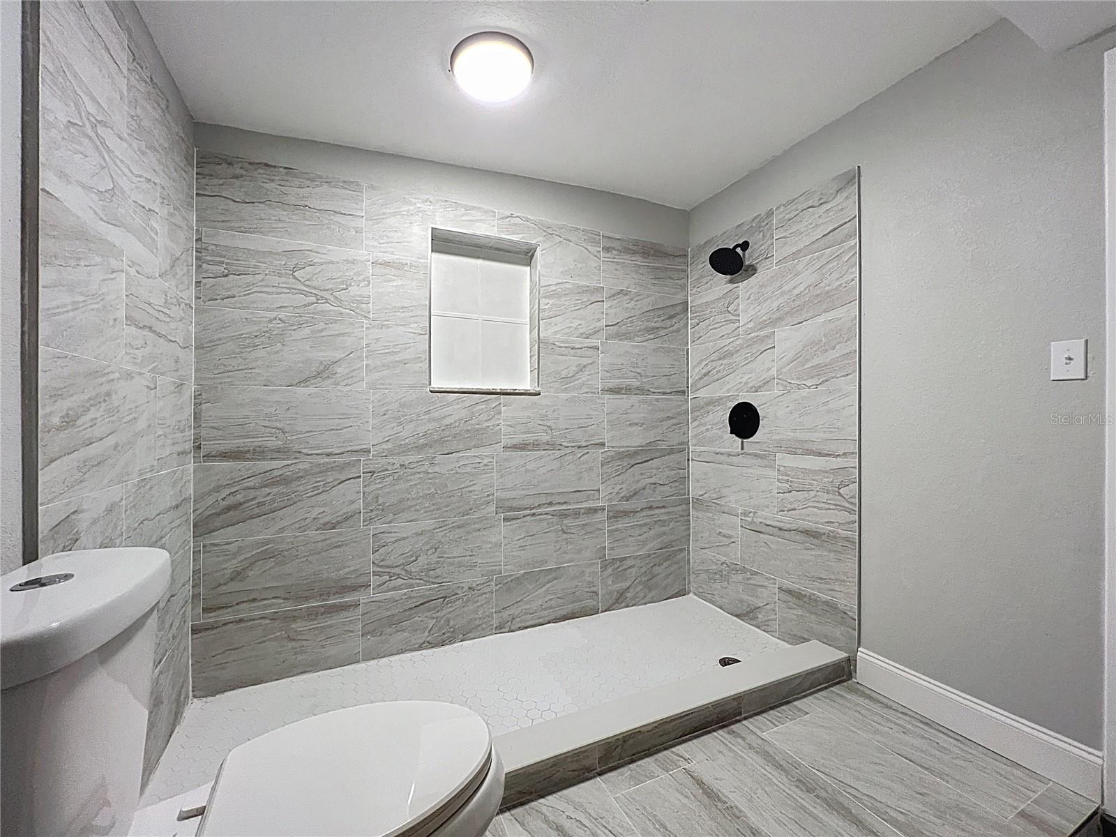 Image 26 of 39 For 612 Acapulca Way