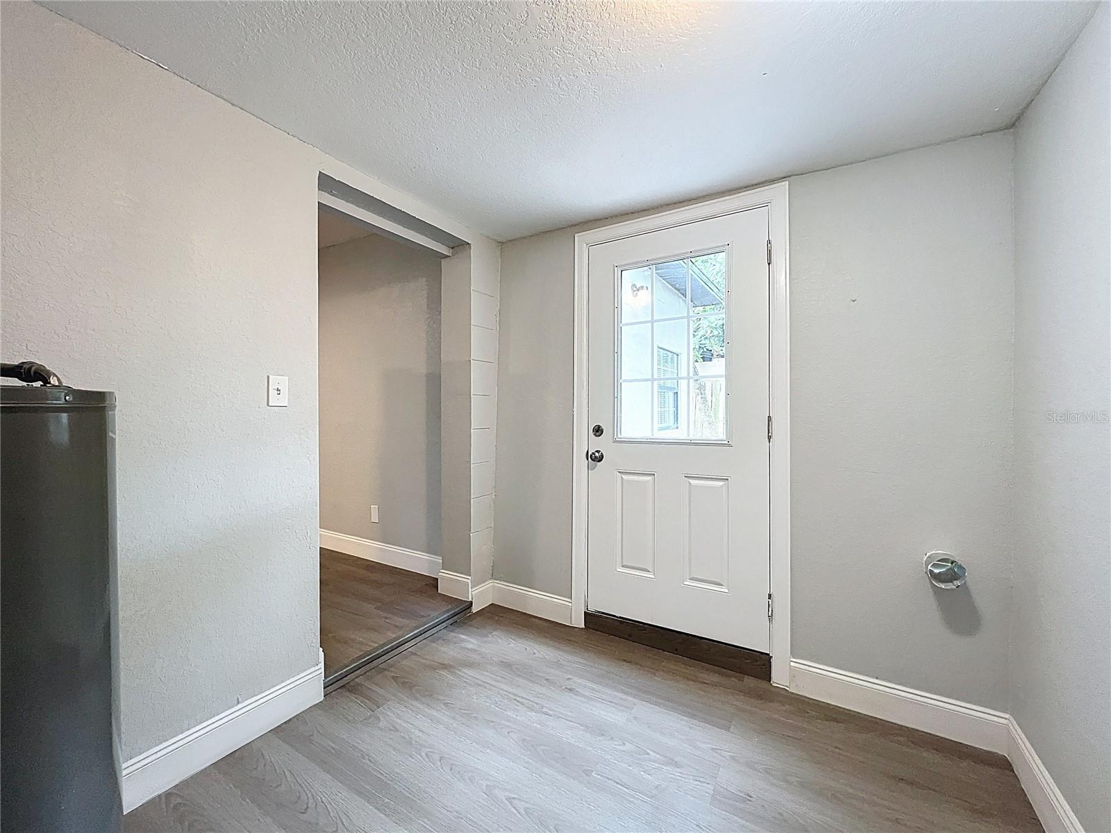 Image 29 of 39 For 612 Acapulca Way