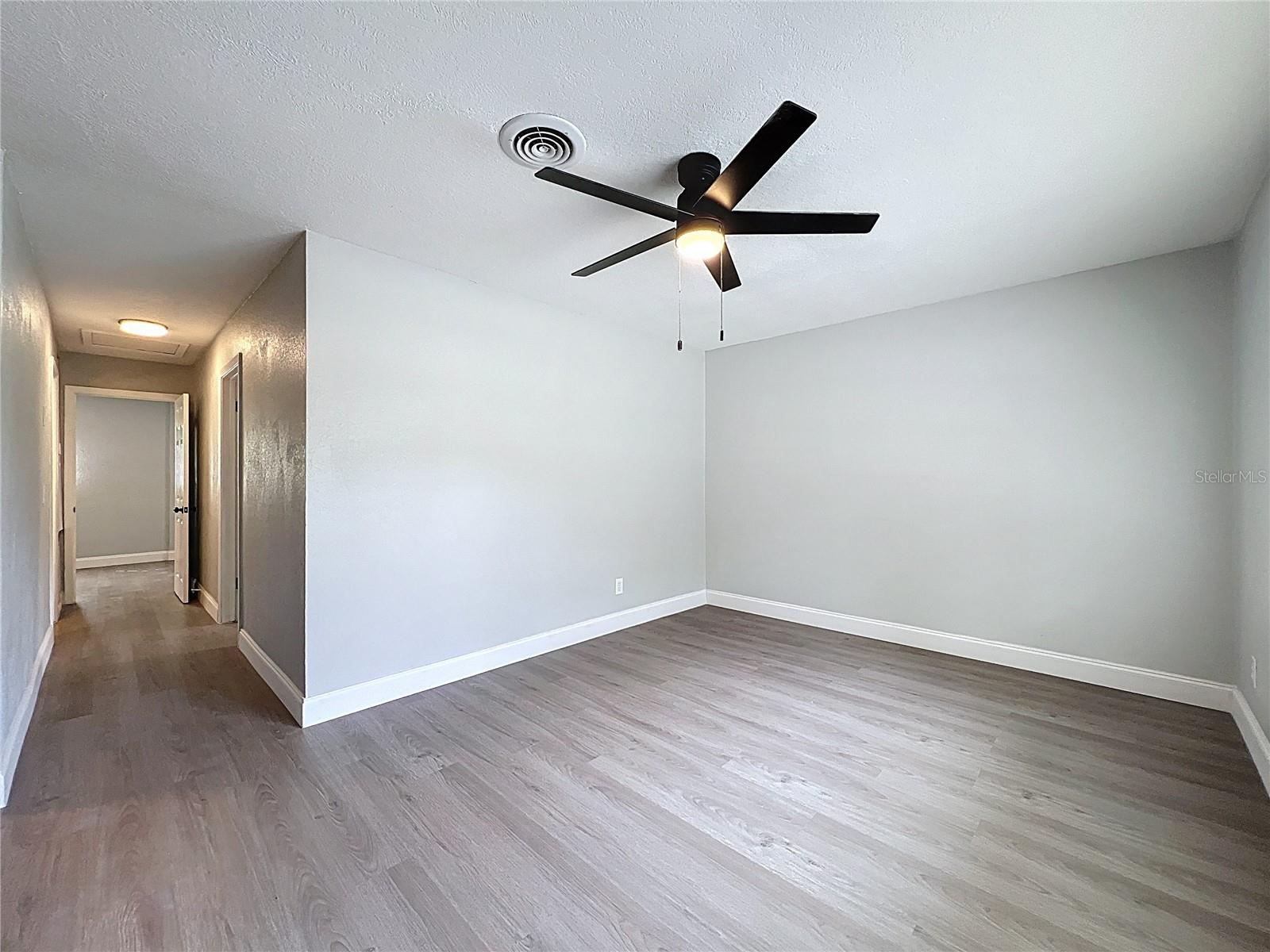 Image 3 of 39 For 612 Acapulca Way