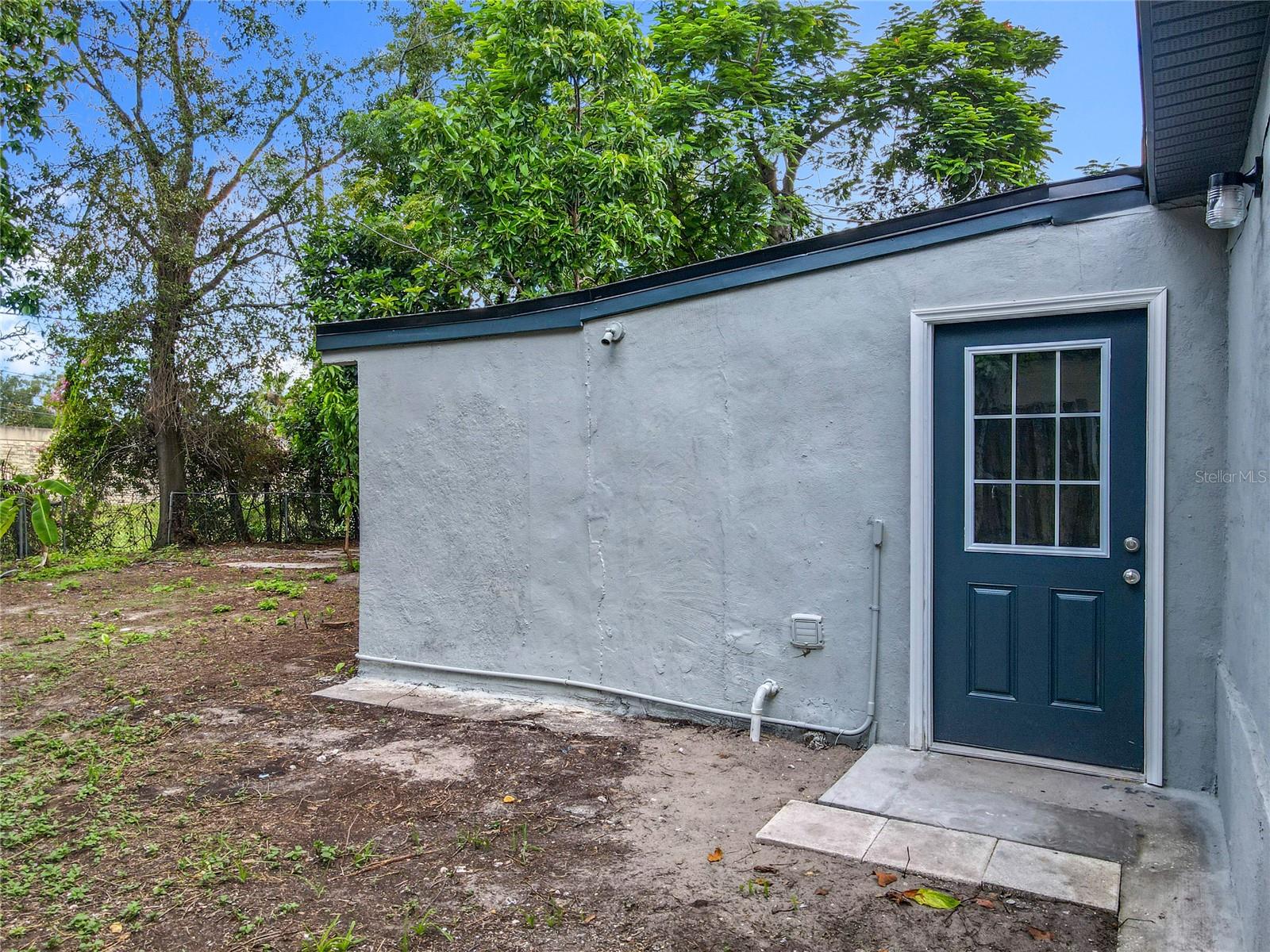 Image 30 of 39 For 612 Acapulca Way