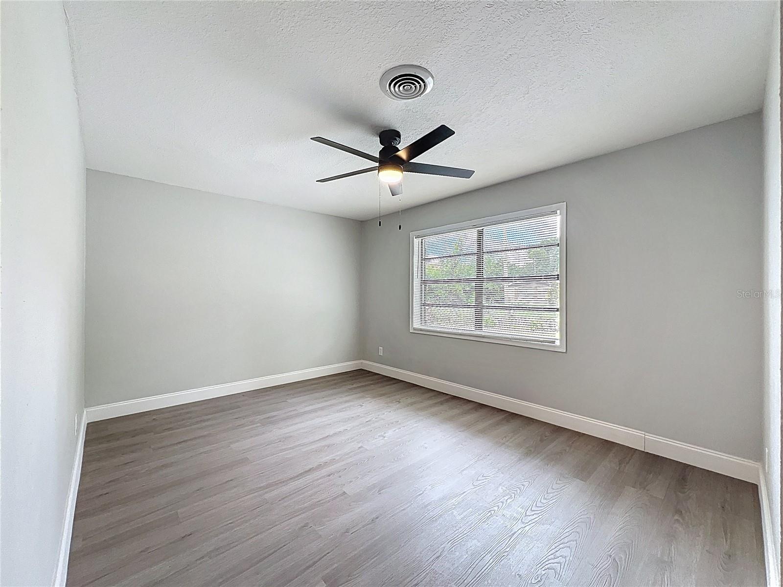 Image 5 of 39 For 612 Acapulca Way