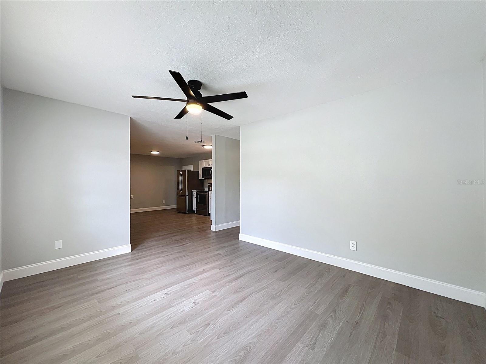 Image 6 of 39 For 612 Acapulca Way