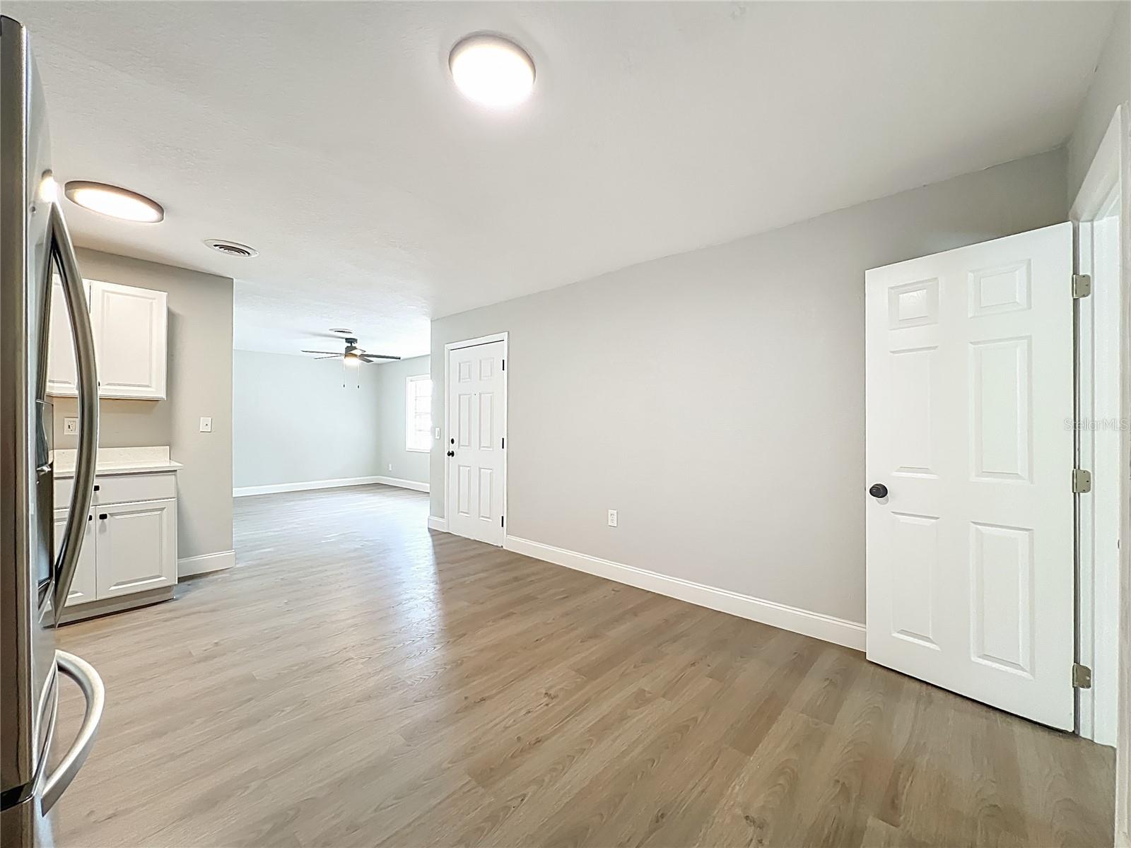 Image 8 of 39 For 612 Acapulca Way