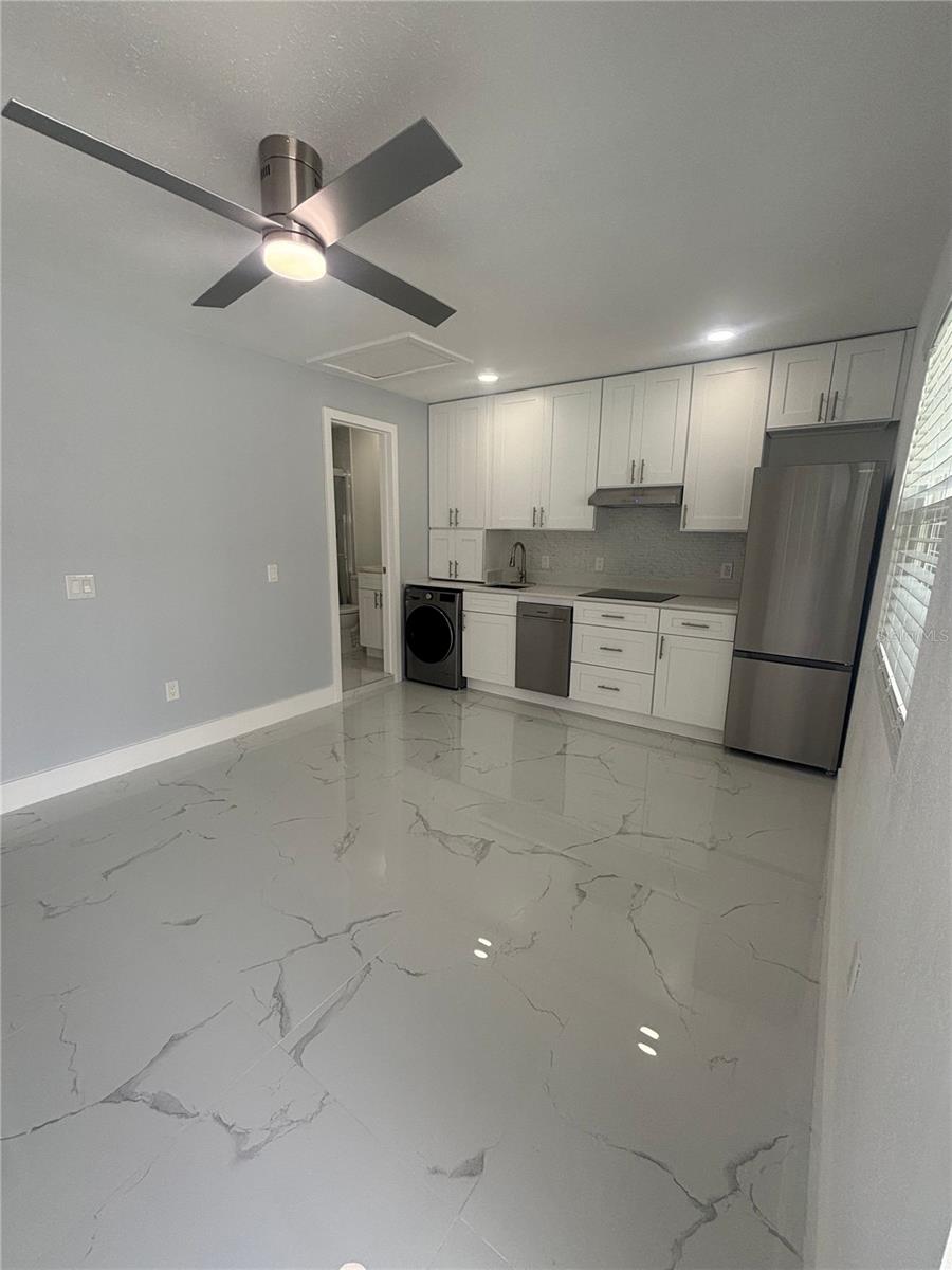 Image 3 of 9 For 1524 Windermere Road A