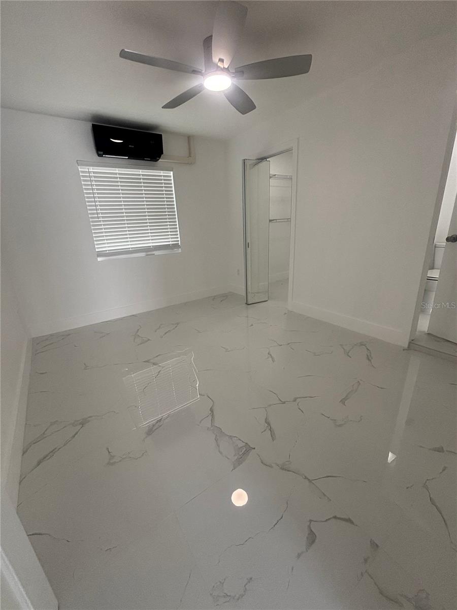 Image 5 of 9 For 1524 Windermere Road A