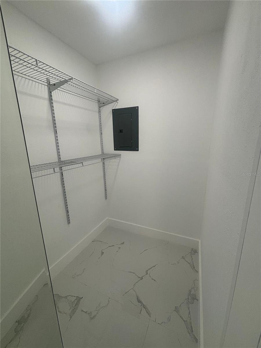 Image 7 of 9 For 1524 Windermere Road A