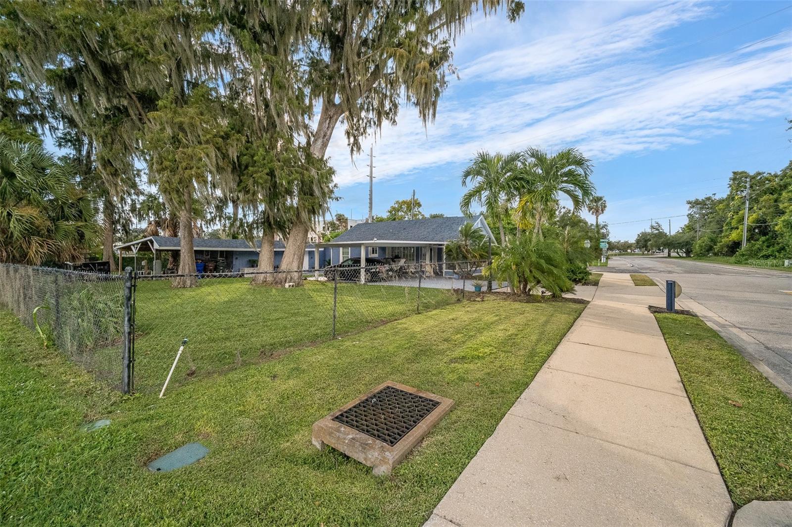 Image 11 of 67 For 302 Drury Avenue