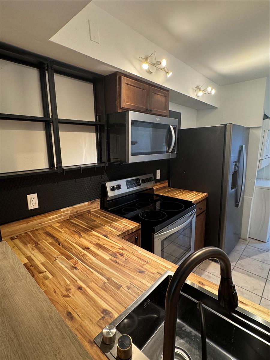 Image 2 of 25 For 2900 Semoran Boulevard S