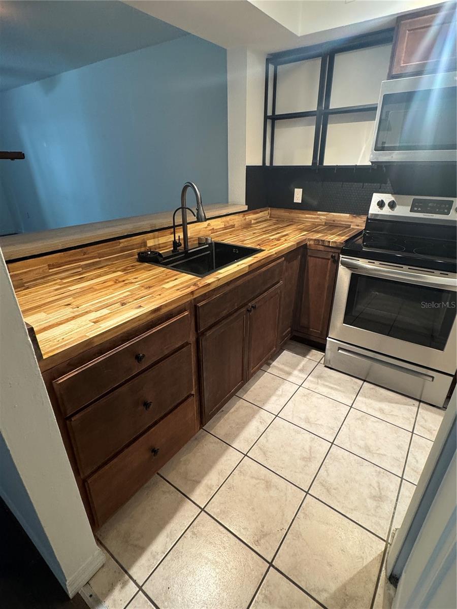 Image 4 of 25 For 2900 Semoran Boulevard S