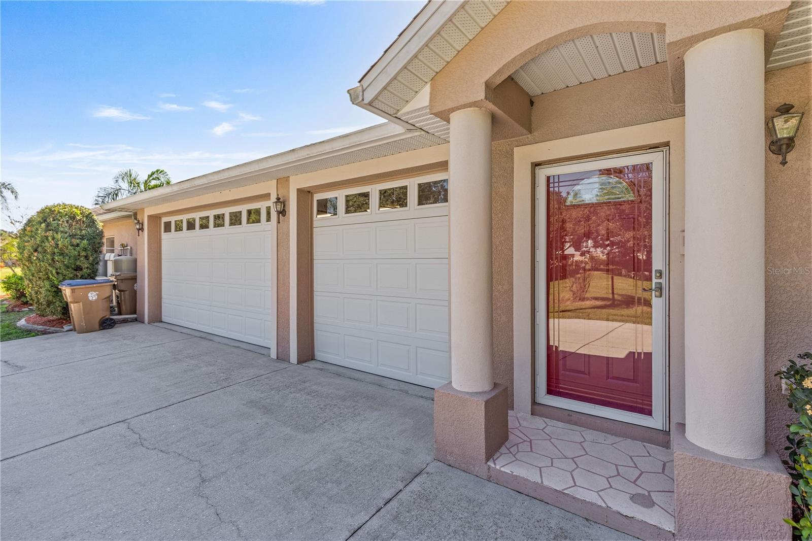 Image 43 of 91 For 2970 Windsong Lane