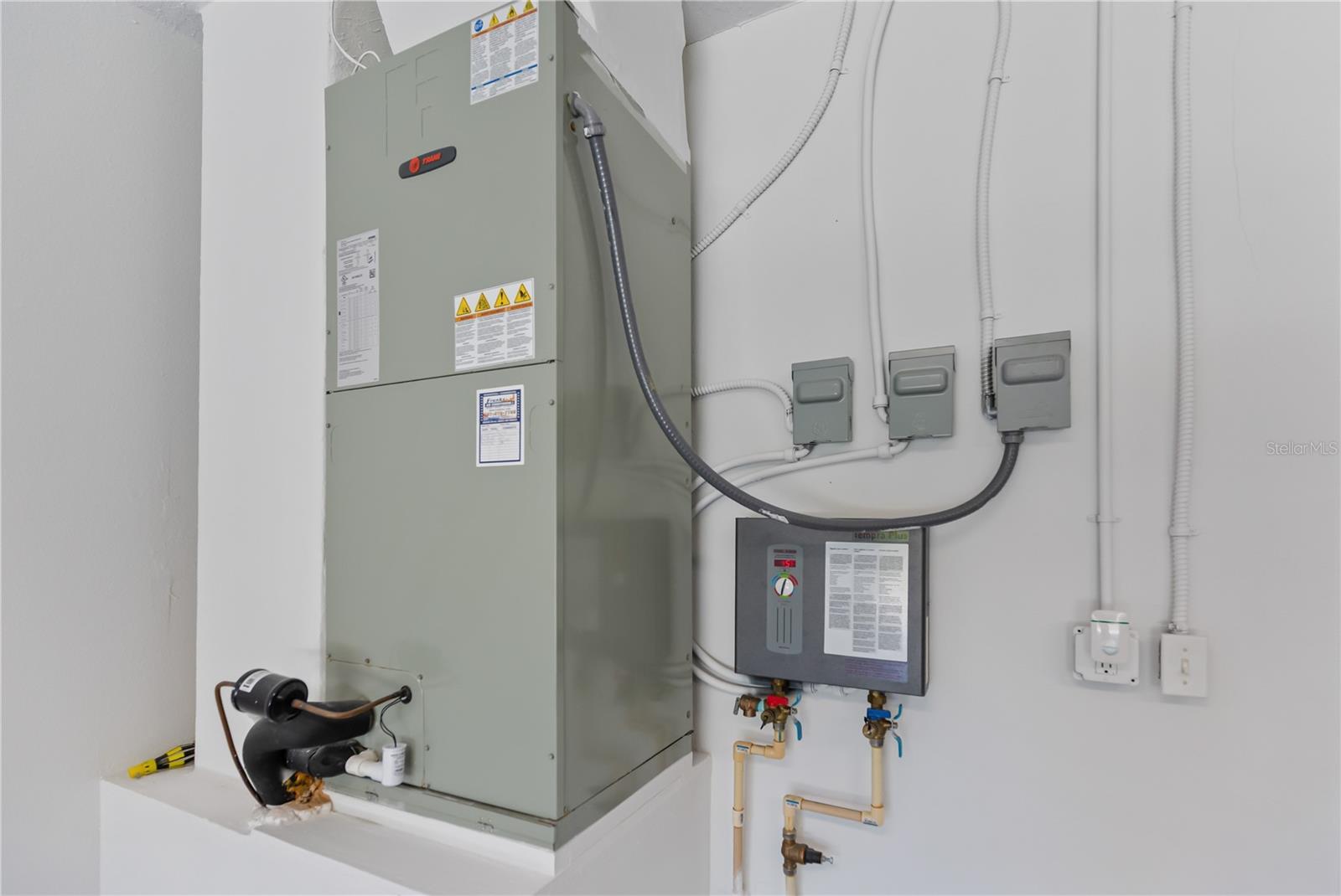 Image 72 of 91 For 2970 Windsong Lane