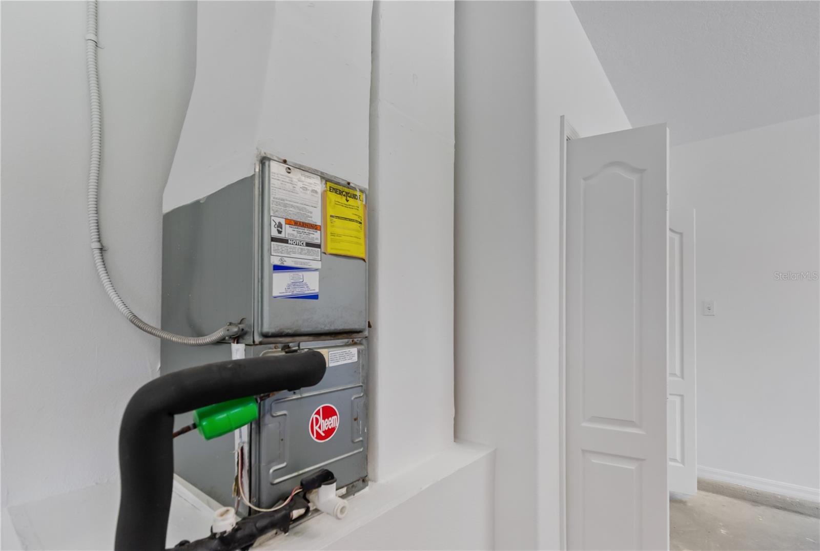 Image 73 of 91 For 2970 Windsong Lane