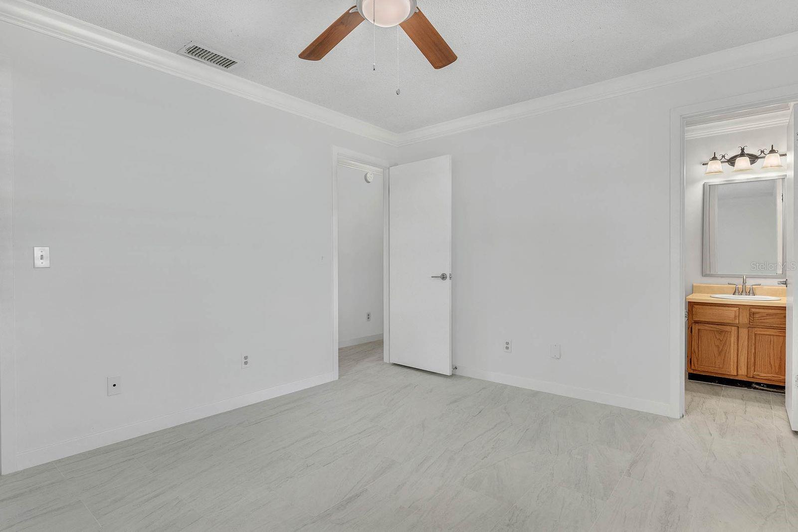 Image 17 of 27 For 6449 Eve Street