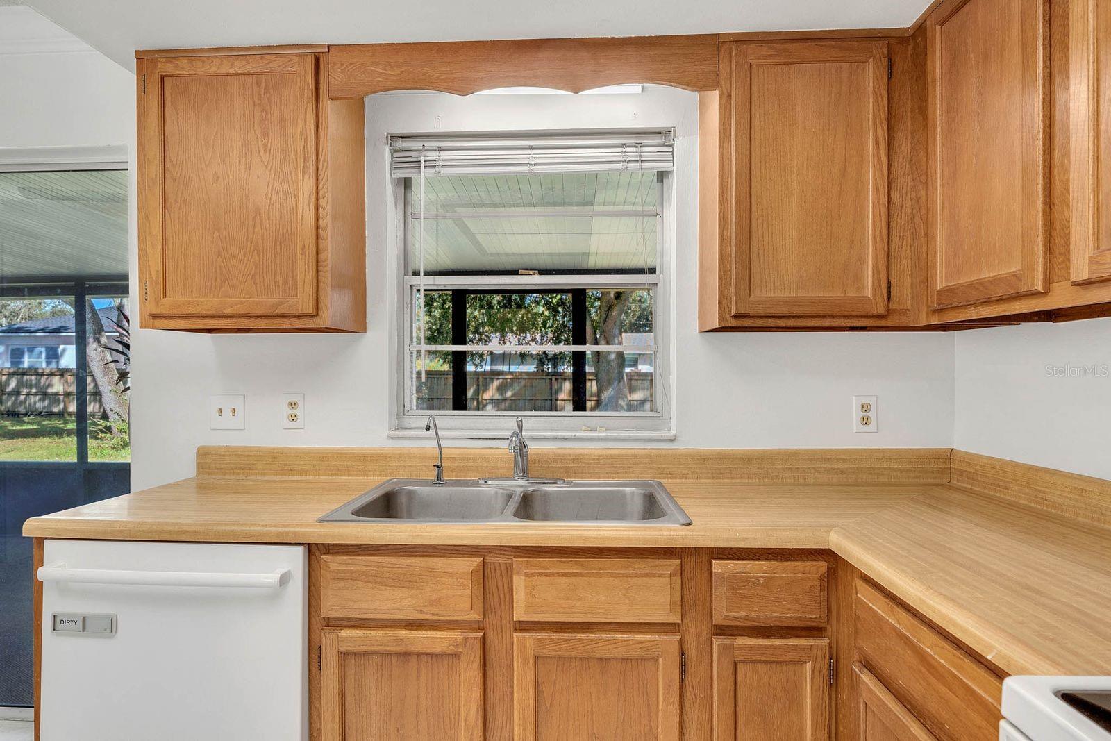 Image 7 of 27 For 6449 Eve Street